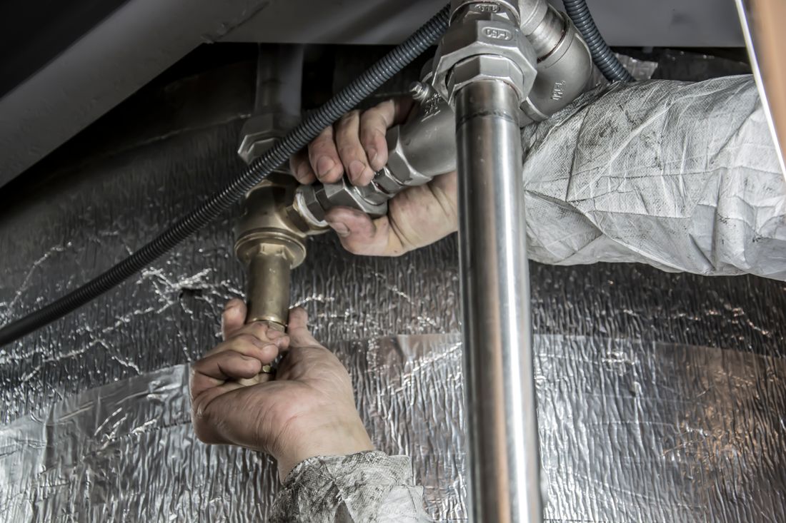 Doğalgaz tesisat bağlantısı yapan ASL Mühendislik ustası